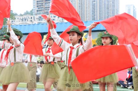 跃动青春风采 竞绽少年锋芒——深圳市罗湖区龙创实验学校首届阳光体育节暨第二十三届田径运动会盛大开幕