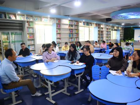 专家引领明方向 座谈聚力促成长——罗芳小学举行班主任座谈会