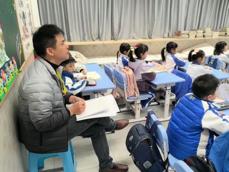 翠茵学校迎课程实施专项督导：常态教学显成效，特色发展获好评