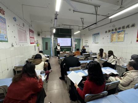 清秀小学开展《广东省中小学数学教育高质量发展行动方案》专题培训