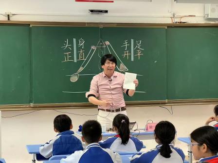 翰墨濡润童心，笔韵启航新程——翠茵学校师生书写培训活动圆满举行