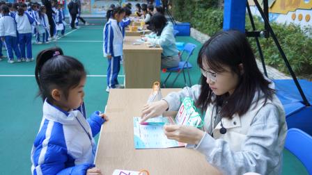 深圳市南湖小学游园闯关活动：助力低年级学生快乐成长