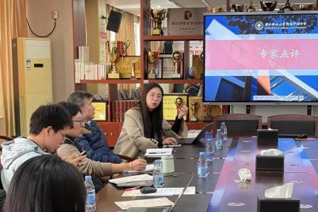 南科大附属罗湖中学举行 2025-2026 年度 “标准 +” 校级小课题开题报告会 —— 深耕“标准 +”教研破难题 AI赋能课堂启新程