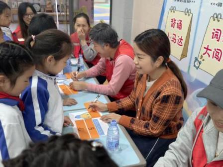 趣味闯关促成长 翠北实小开启 “奇妙专列” 过程性评价之旅 —— 一二年级学子在快乐探索中收获知识与成长