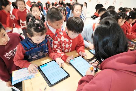 创新萌童游学境 素养初彰展风采——翠园东晓创新学校开展2025-2026年度第一学期期末综合素养测评活动