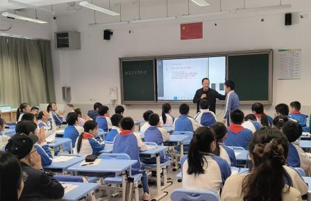 探索新质教育路径，AI赋能期末高效复习——东晓小学开展复习课教研活动