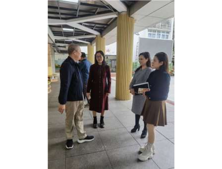 区教育局领导调研滨河小学“馆校合作”项目