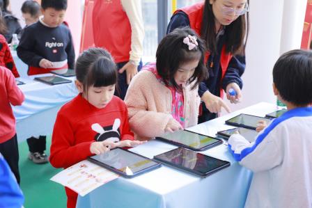 萌马启智 乐考同行——深圳市仙桐实验小学开展一、二年级阳光测评活动
