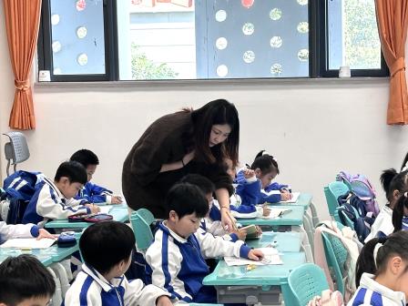 数智赋能新质教育 督导引领品质提升 ——深圳市泰宁小学迎接2025年12月罗湖区课程实施专项督导
