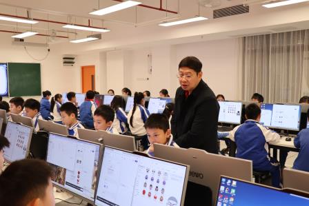 人机协同探新路，智教融合育未来 ——深圳市罗湖区人工智能教育应用调研组专家到泰宁小学指导工作