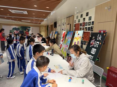 趣味闯关享欢乐，多元评价展风采——深圳市洪湖小学一二年级期末嘉年华欢乐启幕