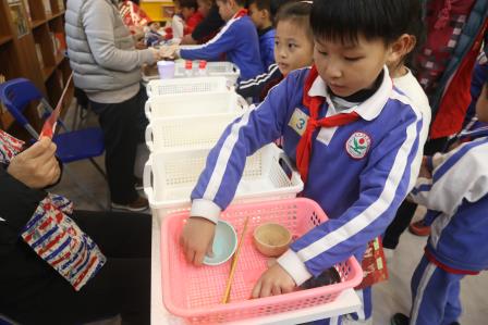 拓维课程趣味学  骏马闯关贺新春——深圳市新秀小学一、二年级学科融合期末游园活动精彩纷呈