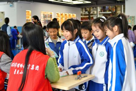 骏马踏春启新智，阳光测评享书趣 ——深圳市景贝小学举办一、二年级学科素养阳光测评活动