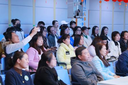 同心共育 筑梦仙桐 家校携手再谱新篇 —— 仙桐实验小学召开 2025-2026 学年第一学期校家委总结会