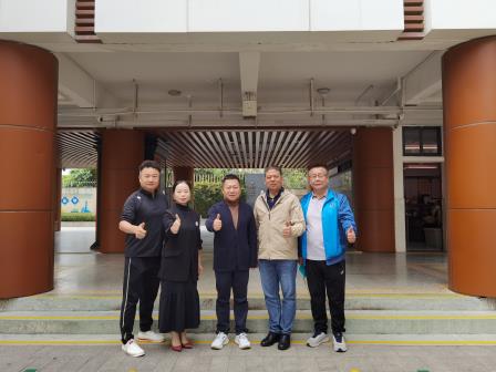 中国近视眼防控协会副会长钟立一行莅临华丽小学调研指导护眼工作