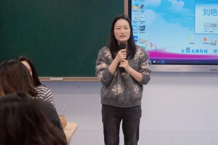 温情回顾，携手前行 ——罗湖小学举办2025-2026学年第一学期班主任期末工作会议