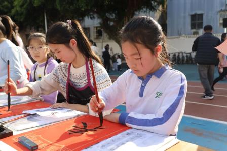 教联体携手共办新春集市，社区居民乐享浓浓年味——大望校家社新春集市活动温情举办