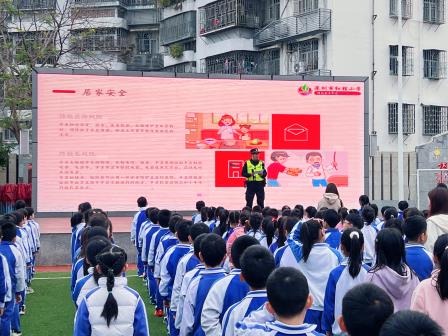 总结收获·启航未来，共度平安假期——深圳市红桂小学举行2025-2026学年度第一学期散学典礼