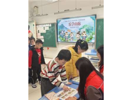小马奔腾启新程 智慧闯关迎新春——深圳市怡景小学一、二年级游园活动圆满落幕