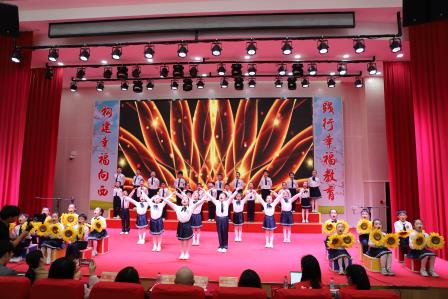 唱响班歌展风采  美育浸润迎新年 ——深圳市向西小学举行第二届“班班有歌声”艺术节暨2026元旦迎新班歌比赛