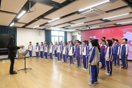 童庆元旦 乐享新年——布心小学元旦主题升旗仪式