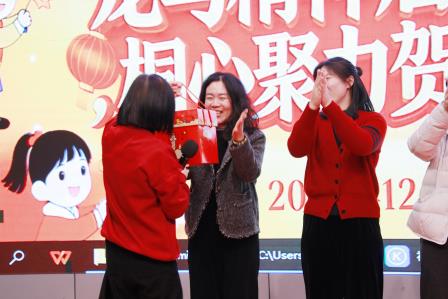 这个学校的老师真会玩！——深圳市仙桐实验小学举行教职工迎新活动