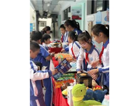 成长有礼喜迎新，币励少年向未来——湖贝小学元旦成长币兑换活动温暖启幕
