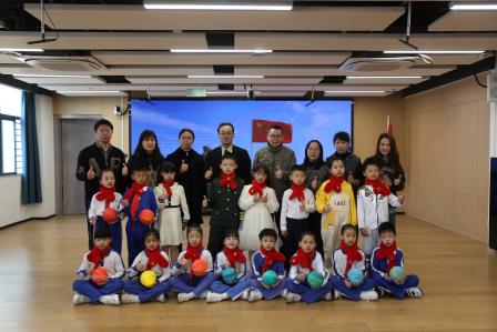 科技筑梦 童心向未来——布心小学举行科技主题升旗仪式