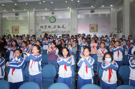 “致青春·中国红”青春健康讲座走进草埔小学