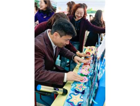 纸韵传声融学科 新质育人展风采 ——水库小学“纸间风琴”亮相罗湖区项目式学习交流展示活动