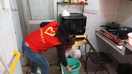 岁末寒冬送关爱，青春力量暖夕阳 ——华英学子携手大望社区探访队开展慰问活动