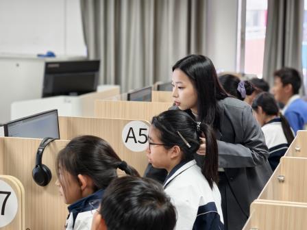 AI赋能教育新生态 ——螺岭锦星学校顺利迎接人工智能教育应用实验校区级调研