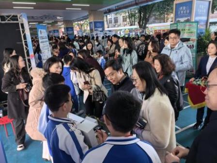 “盲伴行”智能公交系统，让盲人出行不再难 ——深圳市翠北实验小学创新项目亮相罗湖区项目式学习交流展示活动