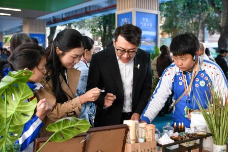 项目赋能新成长，实践融通育未来 ——深圳市景贝小学师生代表参加罗湖区项目式学习交流展示活动