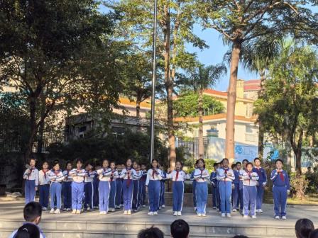 立德树人展风采——怡景小学举行三年级国旗下展演