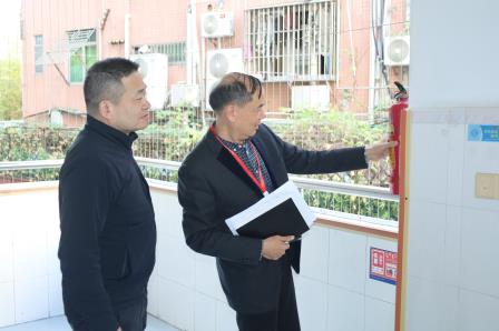 罗湖区第五责任区督学莅临草埔小学开展专项督导