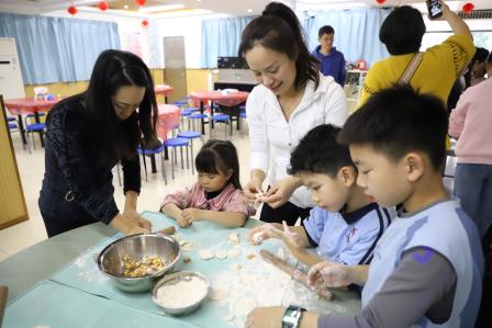 红岭小学·暖心课程｜家校同心聚合力，温情表彰暖红岭