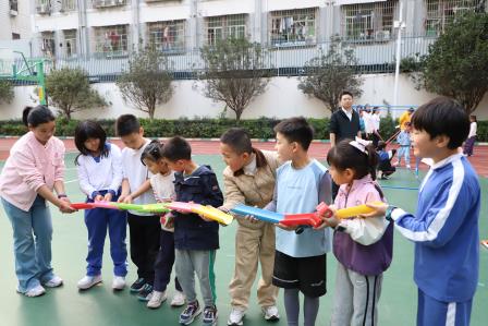 红岭小学·暖心课程｜家校同心聚合力，温情表彰暖红岭