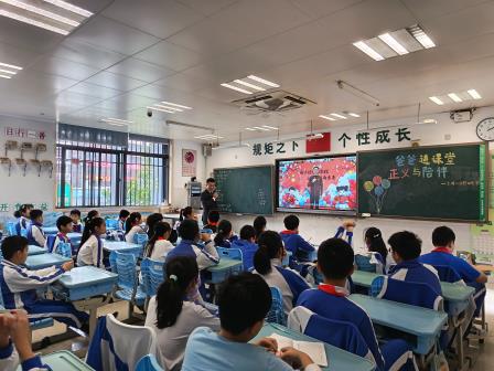 今天，我的爸爸是老师！ ——深圳市翠北实验小学“爸爸进课堂”温情献礼三八妇女节
