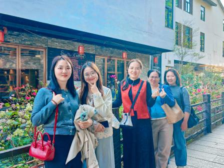 凝心聚力暖人心，履职尽责显担当——翠园文锦中学开展“三八妇女节”主题团建活动