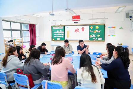 罗湖教科院“破茧”视导行动走进翠茵学校