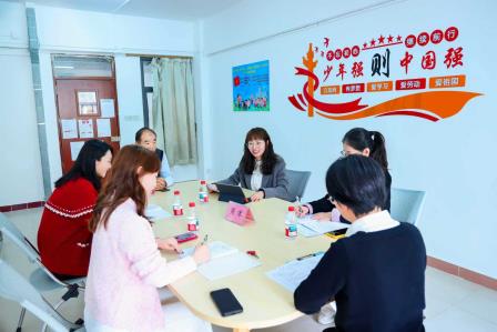 罗湖教科院“破茧”视导行动走进翠茵学校