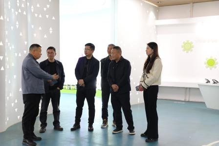 贵州六枝经济开发区经发局一行莅临锦田参观学习