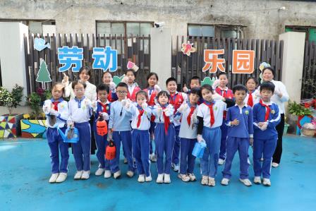 绿满校园守初心，双碳践行共成长——深圳市锦田教育集团锦田小学开展“双碳实践”植树节主题活动