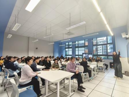解锁新质教室 赋能教学新生态——东晓实验学校“东晓讲坛”第三讲顺利开讲