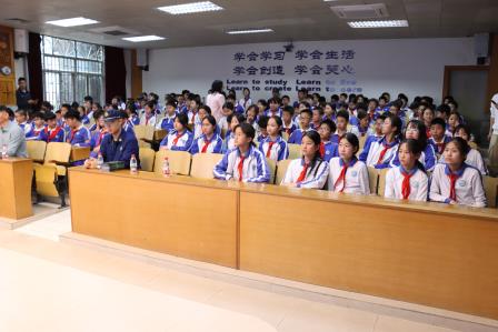 法治消防双护航，筑牢安全防护墙 ——太白实验学校开展安全教育第一课