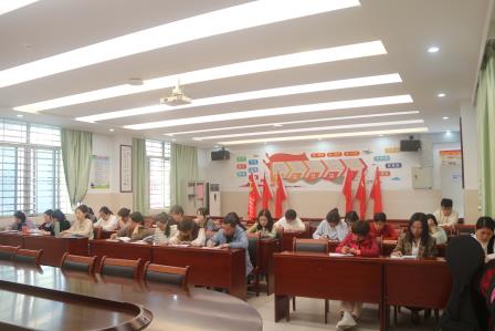 策马启新程 活力筑班风——人民小学召开新学期班主任工作会议