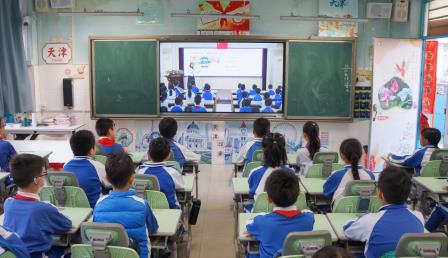 南湖小学“校长课堂”：筑牢安全防线，护航学生成长新征程
