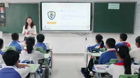 赋能新师 深耕新质课堂——罗湖区教科院莅临我校开展新教师“十项基本功”达标考评暨教学常规视导工作