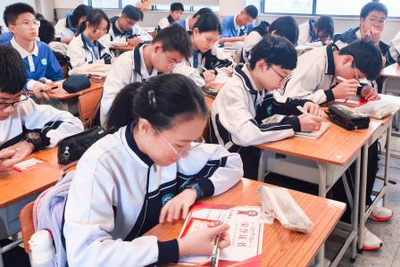 跃马扬鞭战百日，逐梦六月耀芳华——翠园文锦中学举行2026届中考百日誓师活动